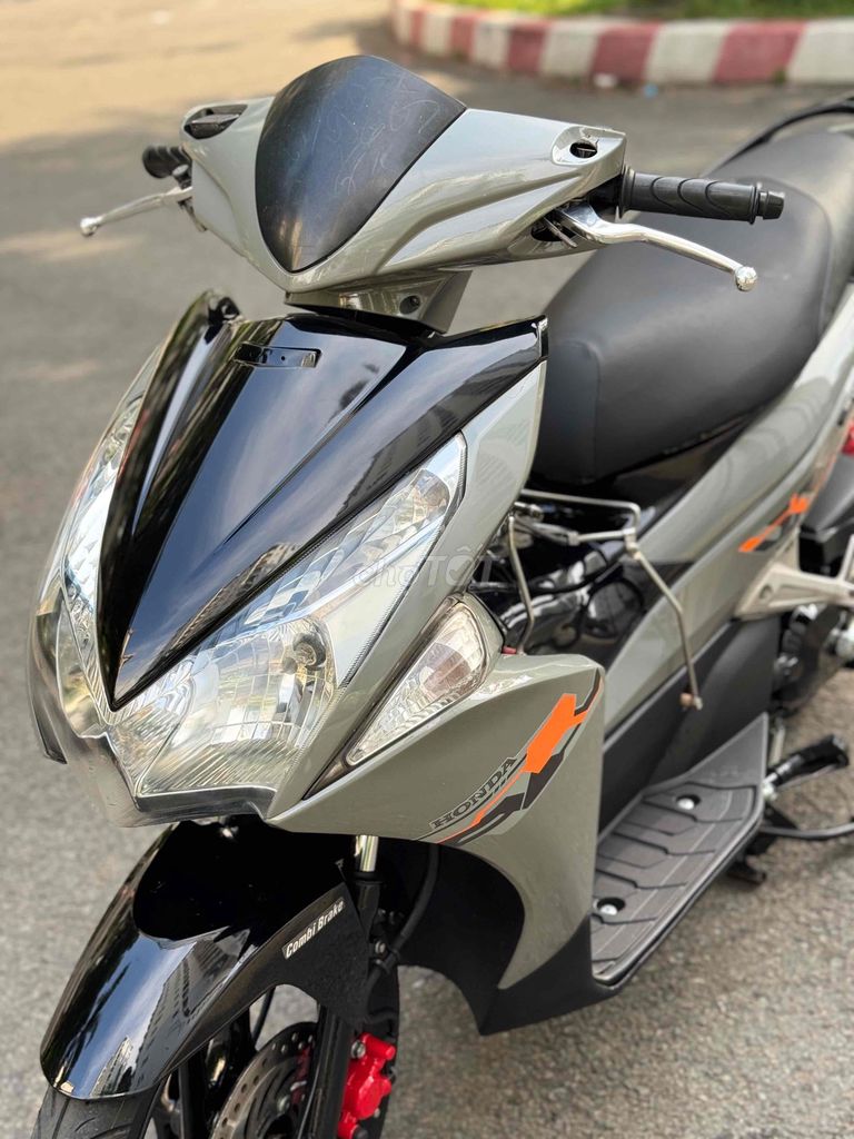 Honda Air Blade 2011 - ảnh 3