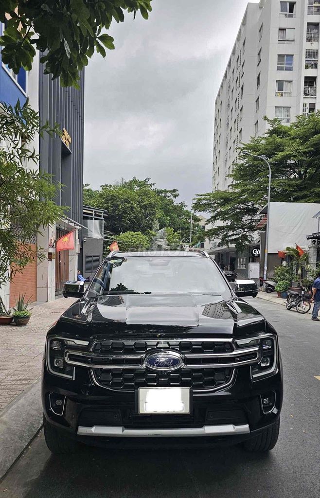 Ford Everest 2022 - ảnh 1