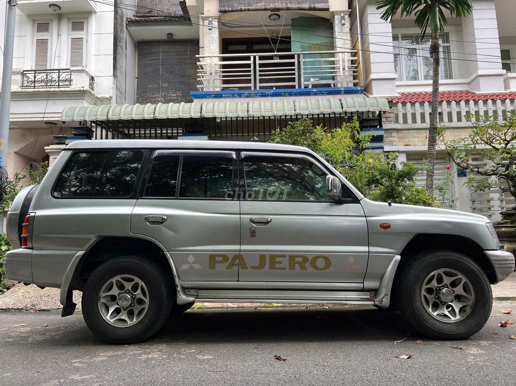 Mitsubishi Pajero 2003 - ảnh 2
