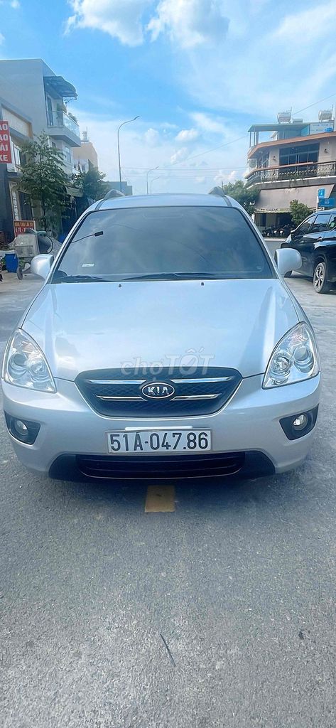Kia Carens - ảnh 1