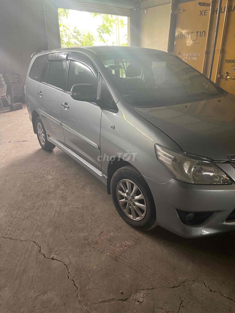 Toyota Innova 2013 - ảnh 2