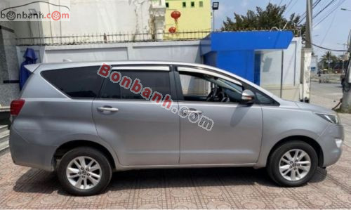 Toyota Innova 2.0E 2017 - ảnh 4