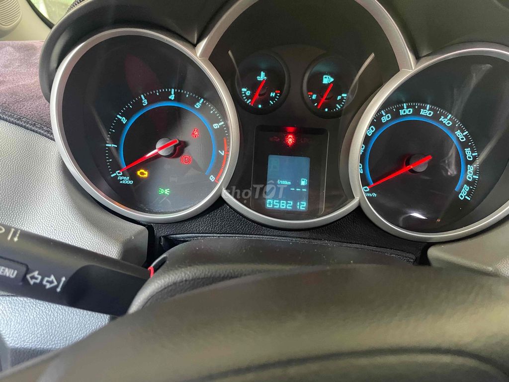 Chevrolet Cruze - ảnh 4