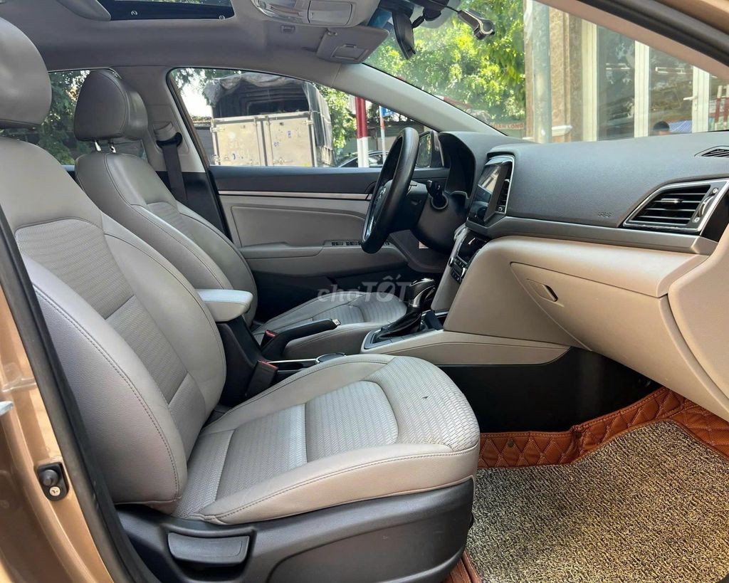Hyundai Elantra 2016 - ảnh 4