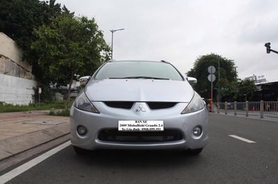 Mitsubishi Grandis 2009 - ảnh 1
