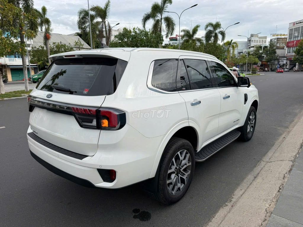 Ford Everest 2025 - ảnh 4