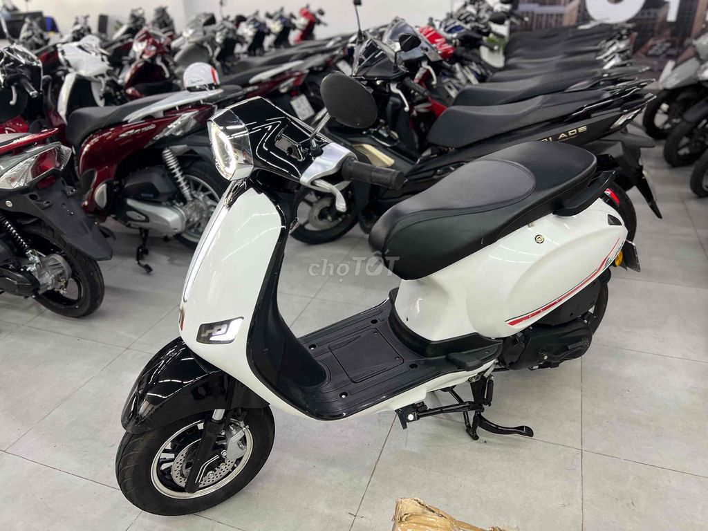 Vespa 2024 - ảnh 1