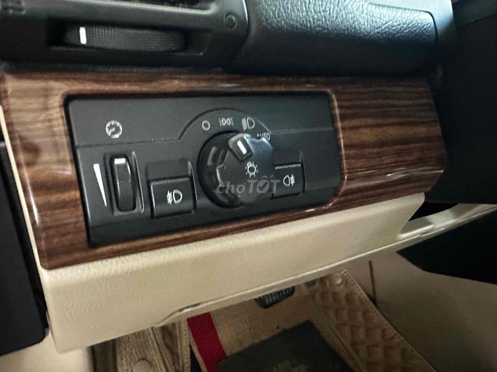 Land Rover 2010 - ảnh 2