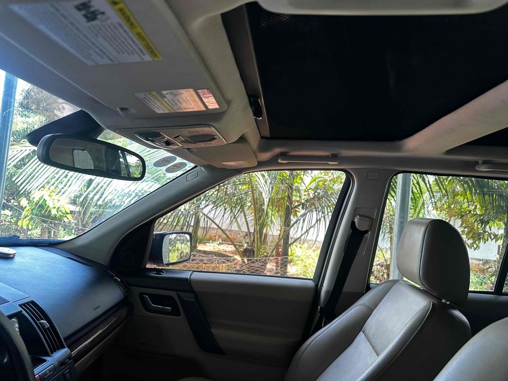 Land Rover 2010 - ảnh 4
