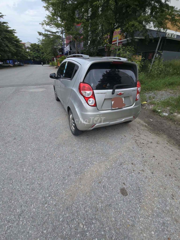 Chevrolet Spark 2017 - ảnh 2