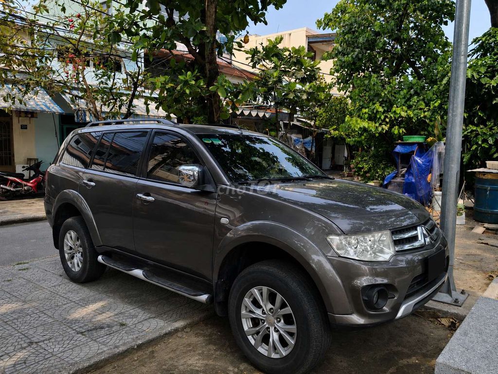 Mitsubishi Pajero Sport - ảnh 1