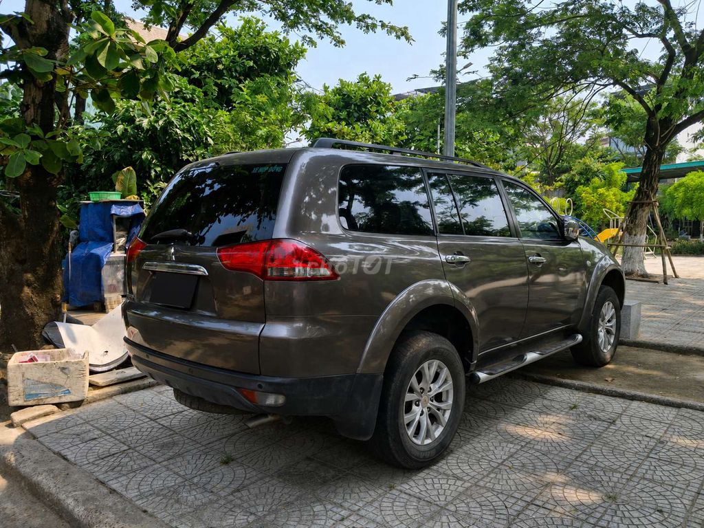 Mitsubishi Pajero Sport - ảnh 2