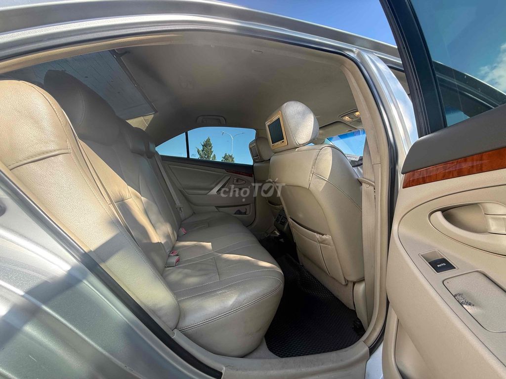 Toyota Camry 2010 - ảnh 1