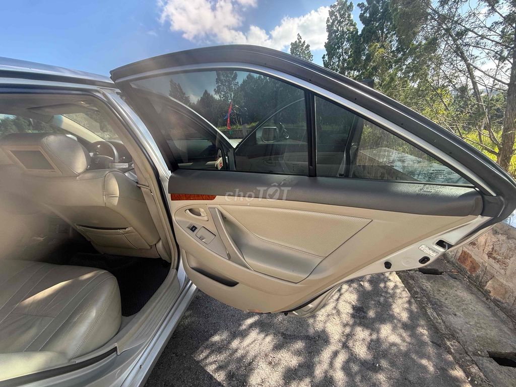 Toyota Camry 2010 - ảnh 3