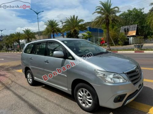 Toyota Innova 2.0E 2014 - ảnh 2