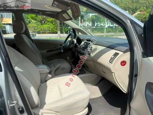 Toyota Innova 2.0E 2014 - ảnh 5