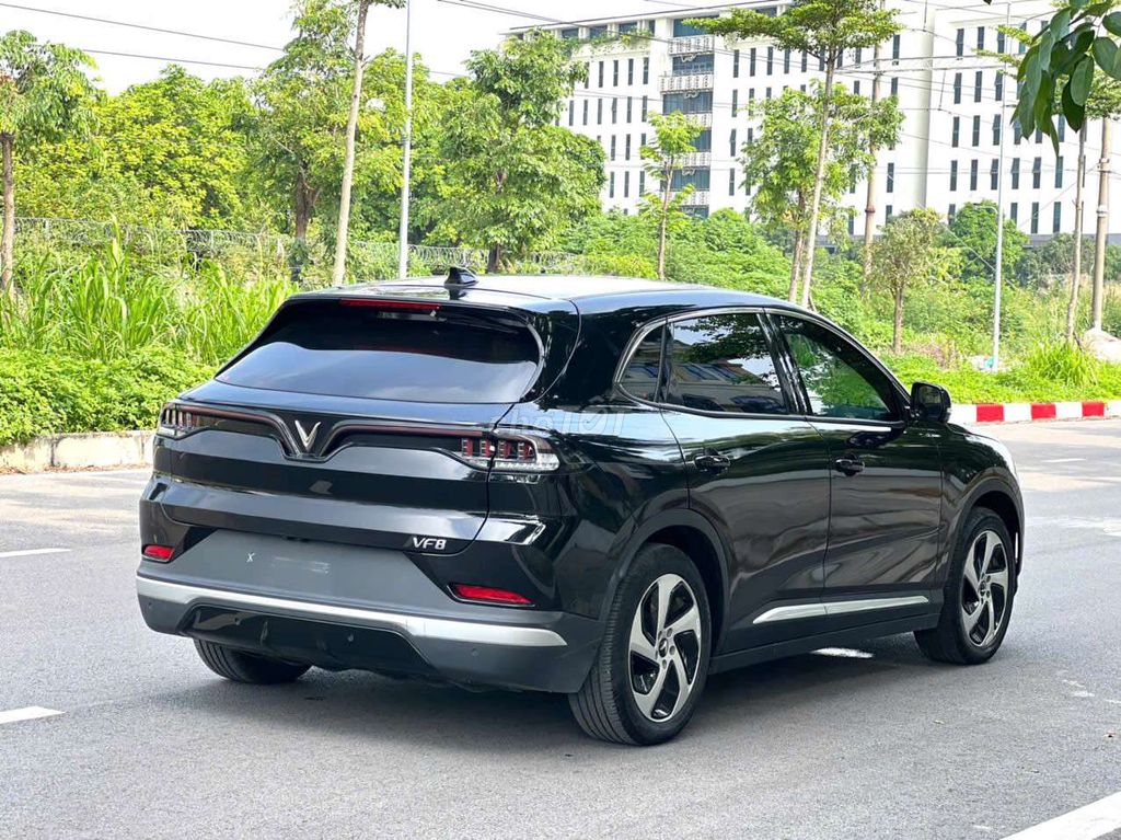 VinFast VF8 Eco - ảnh 2