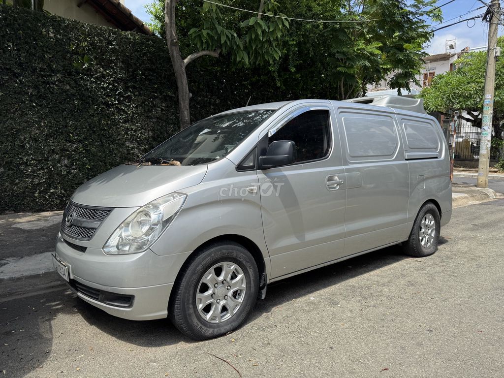 Hyundai Starex 2010 - ảnh 1
