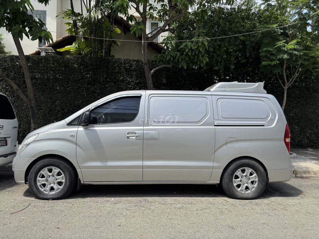 Hyundai Starex 2010 - ảnh 3