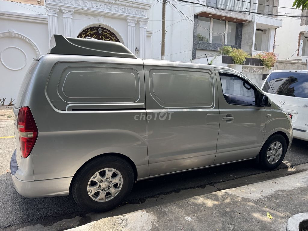 Hyundai Starex 2010 - ảnh 5