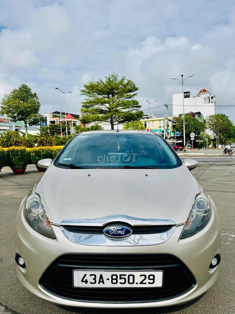 Ford Fiesta 2012 - ảnh 1