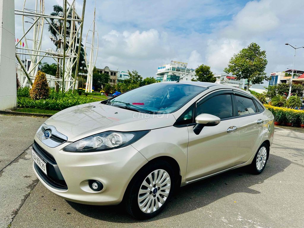 Ford Fiesta 2012 - ảnh 4
