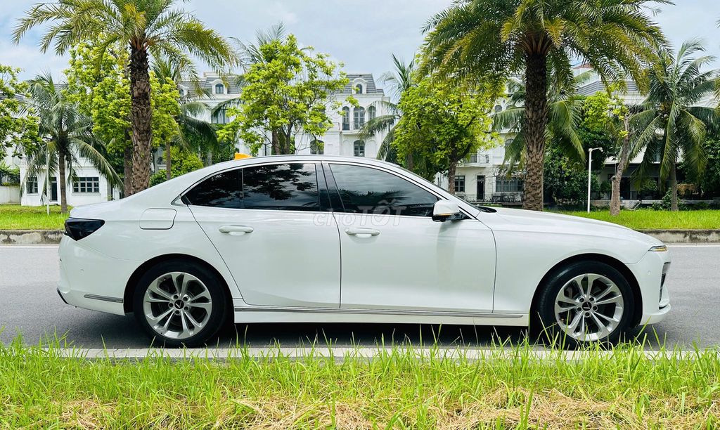 VinFast Lux A2.0 2022 - ảnh 4