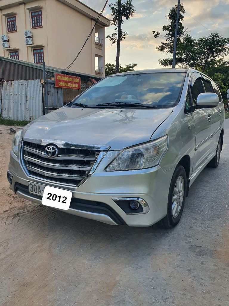 Toyota Innova 2012 - ảnh 3