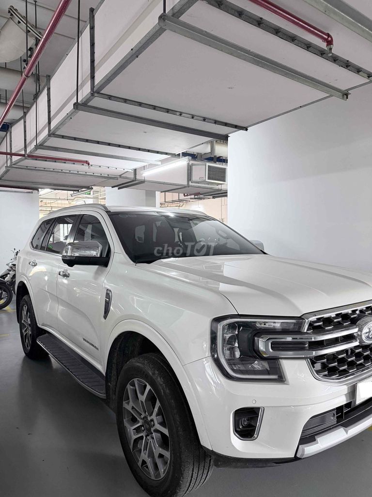 Ford Everest - ảnh 3