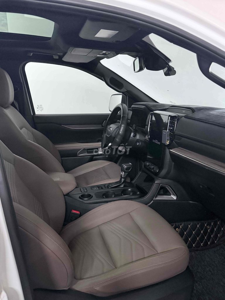 Ford Everest - ảnh 4