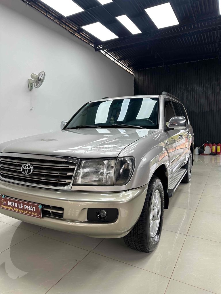 Toyota Land Cruiser - ảnh 2