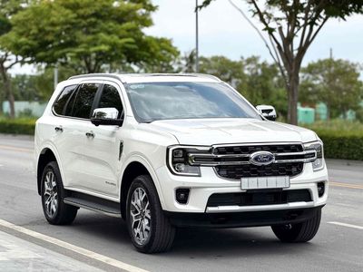 Ford Everest 2024 - ảnh 1