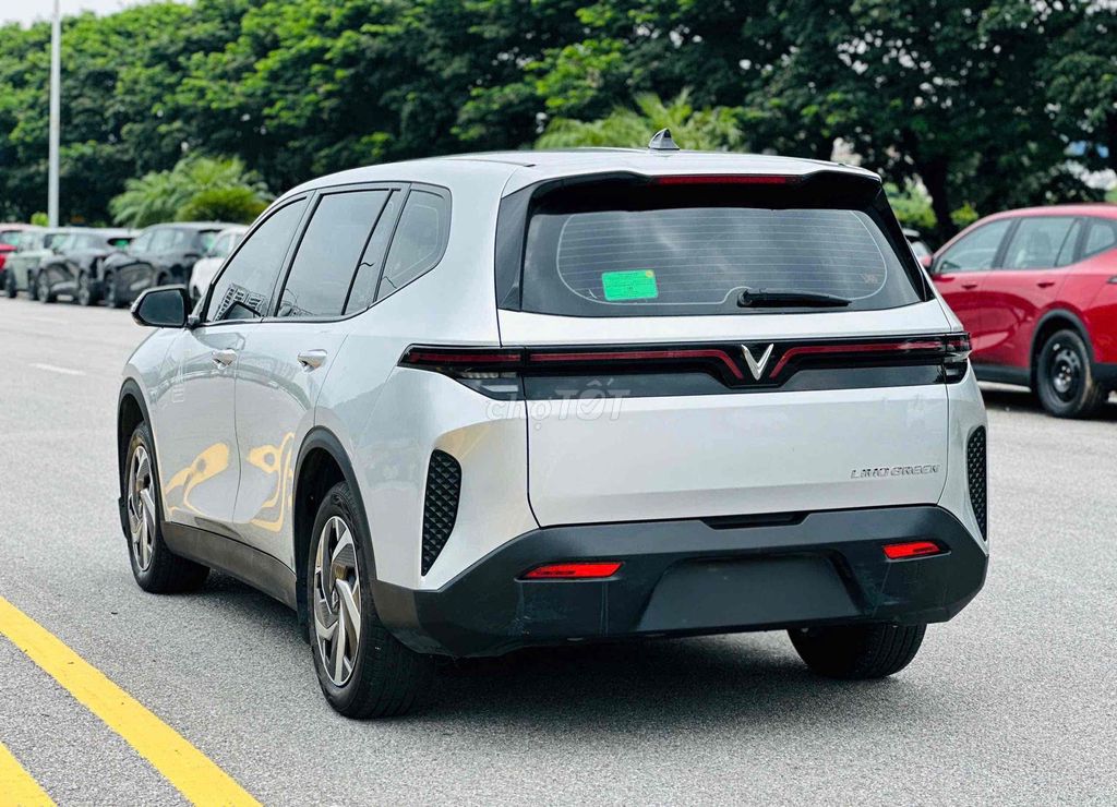 VinFast Limo Green 2025 - ảnh 2