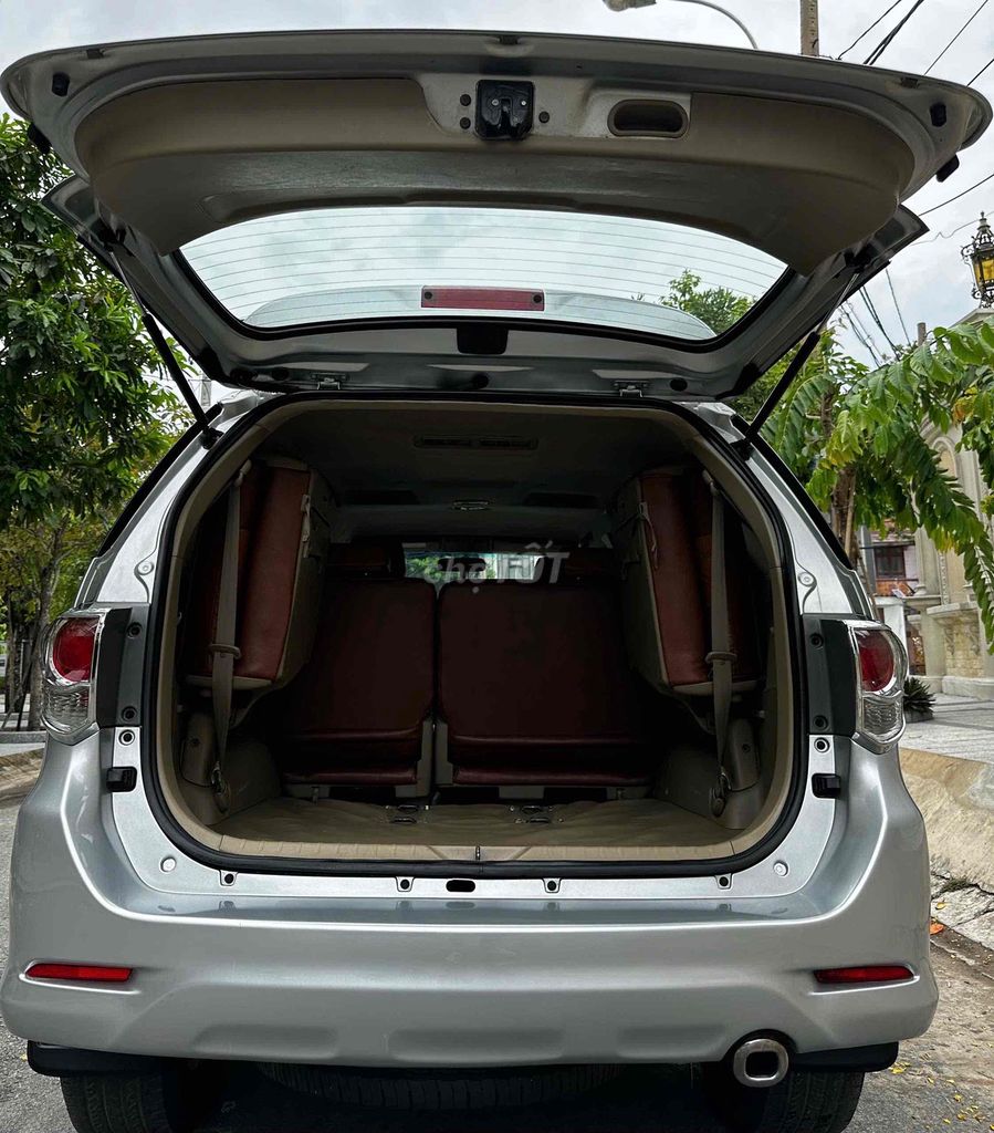Toyota Fortuner 2012 - ảnh 4