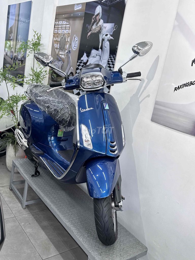 Vespa 2024 - ảnh 1