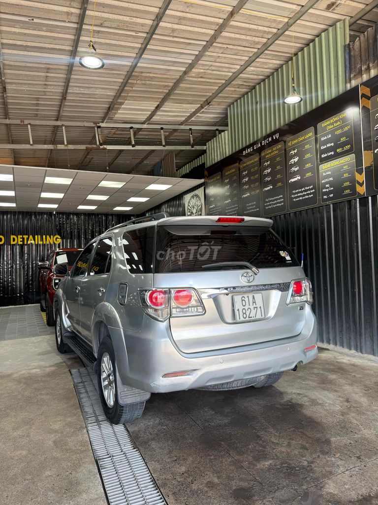 Toyota Fortuner - ảnh 2