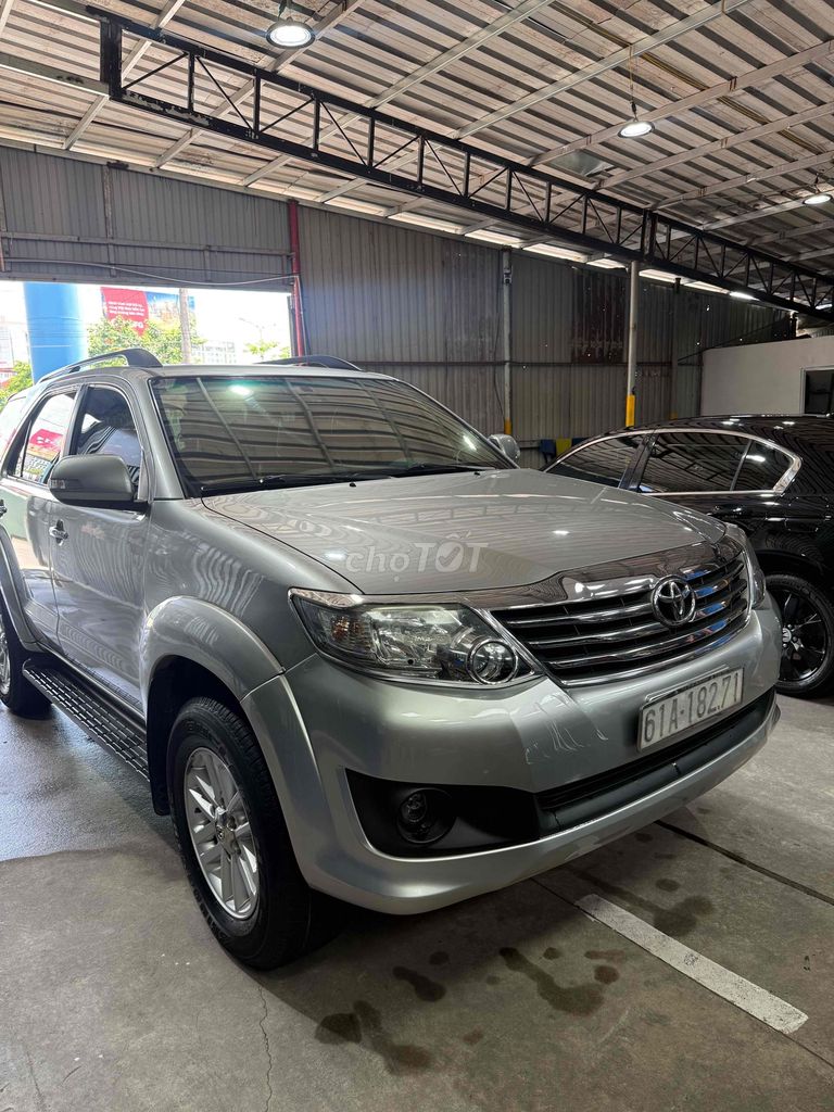 Toyota Fortuner - ảnh 4