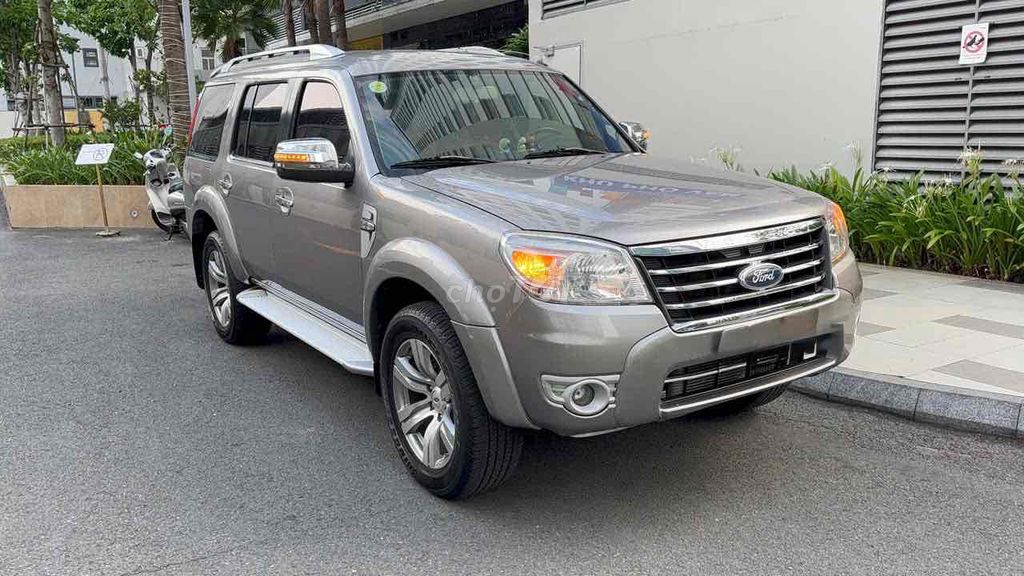 Ford Everest 2011 - ảnh 1