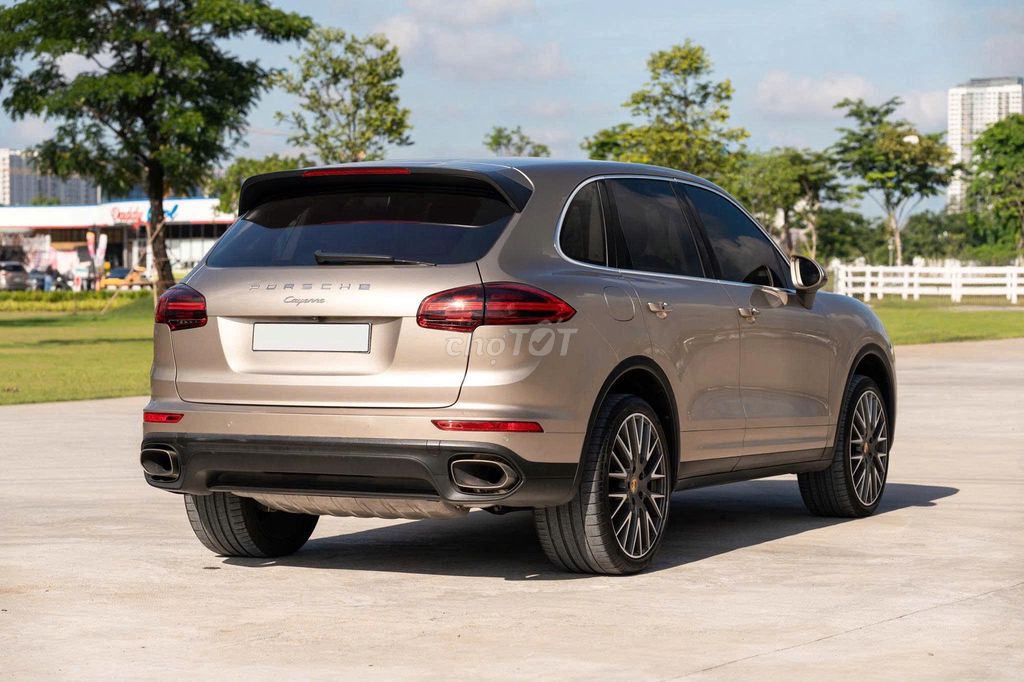 Porsche Cayenne 2016 - ảnh 2