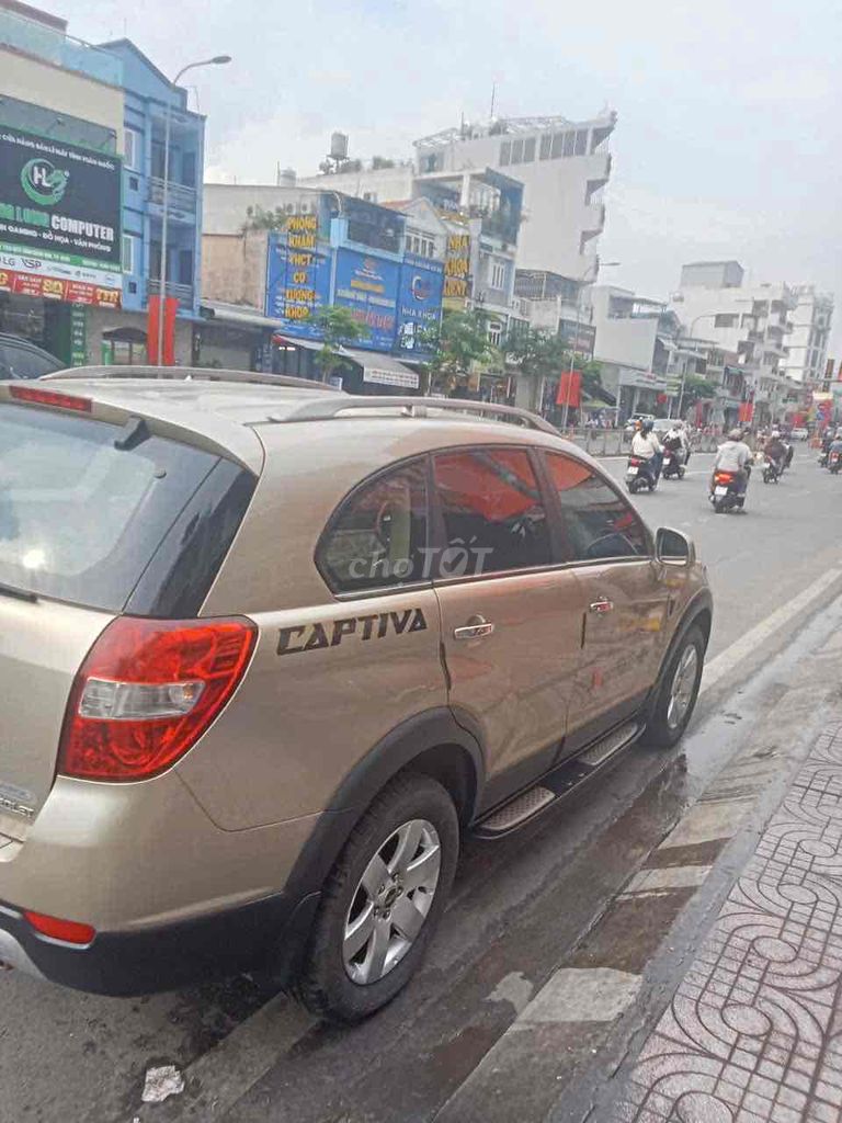 Chevrolet Captiva - ảnh 2