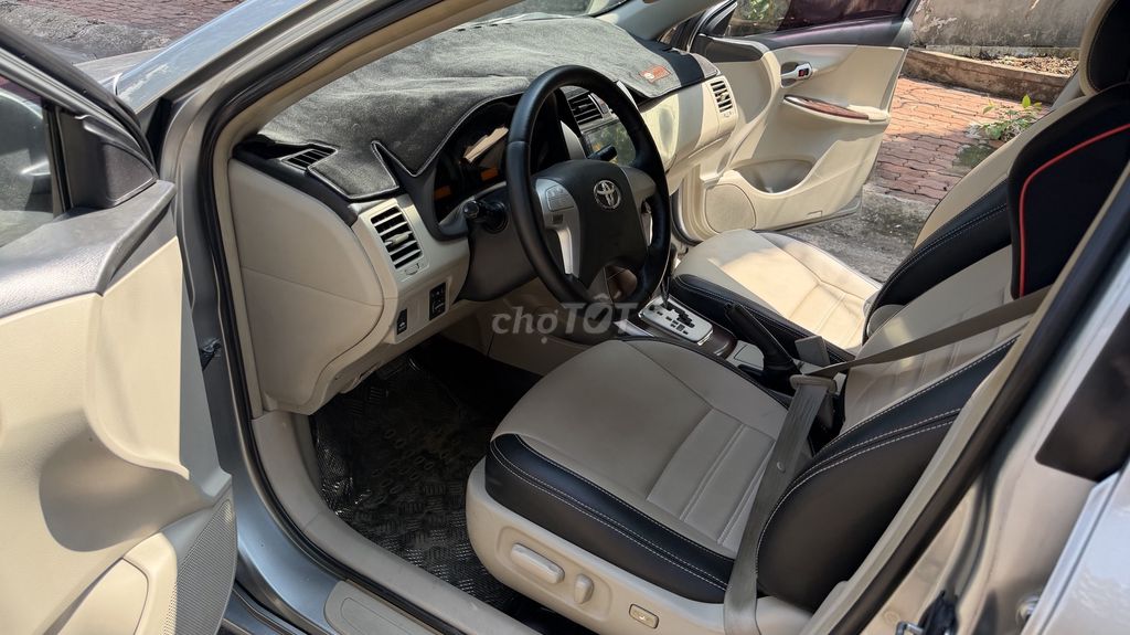 Toyota Corolla 2013 - ảnh 2