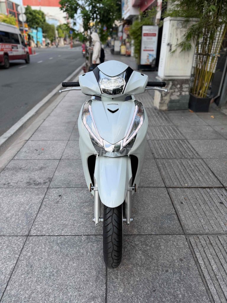 Honda SH 2018 - ảnh 1