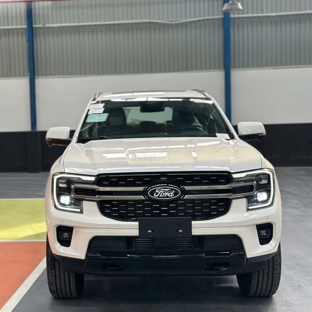 Ford Everest 2026 - ảnh 1