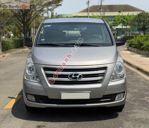 Hyundai Grand Starex 2.5 MT 2017 - ảnh 1
