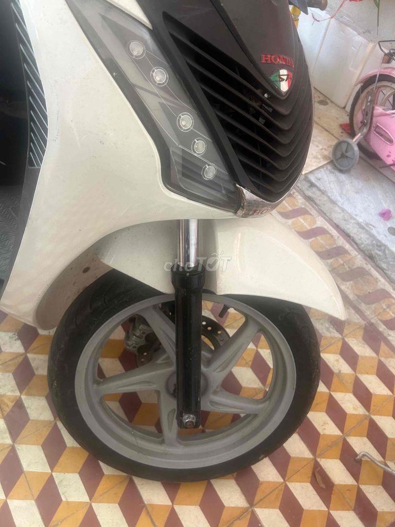 Honda SH 2005 - ảnh 2