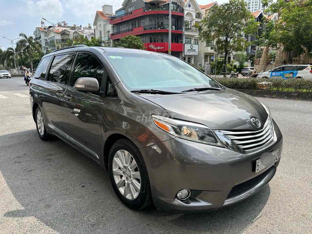 Toyota Sienna Limited 3.5 2015 - ảnh 2