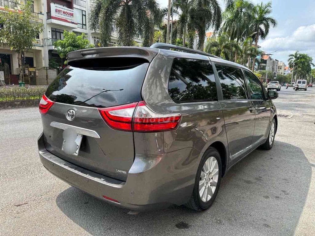 Toyota Sienna Limited 3.5 2015 - ảnh 3