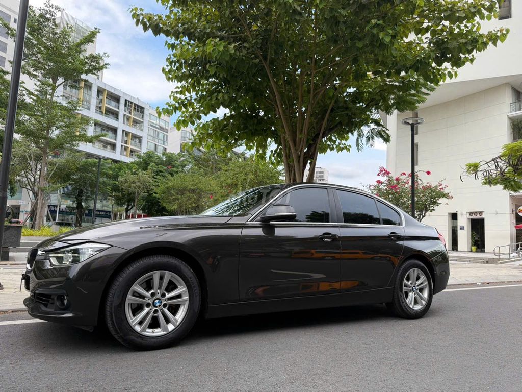 BMW 3 Series 2015 - ảnh 3