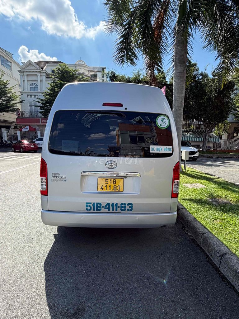 Toyota Hiace 2018 - ảnh 3