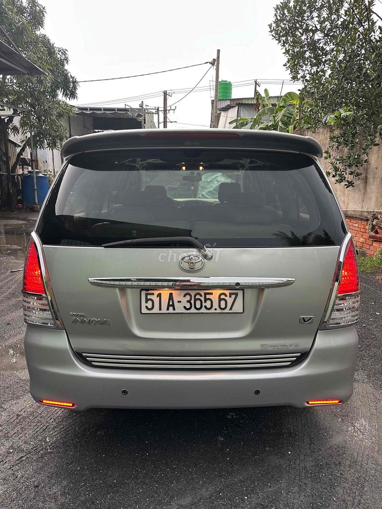Toyota Innova 2009 - ảnh 2
